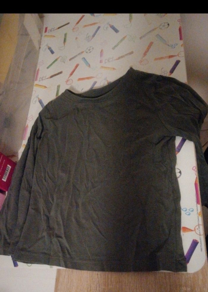 Tee shirt vert kaki - photo numéro 1