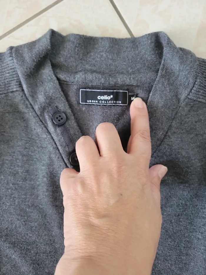 Joli pull taille M - photo numéro 2