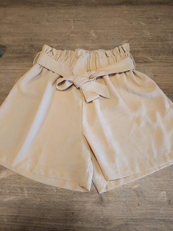 Short ceinturé à taille froncée fille 150