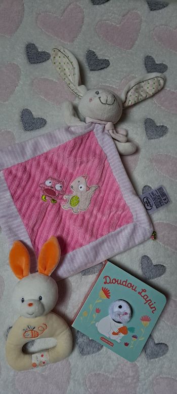 Lot jouets bébé