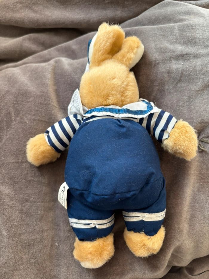 Peluche lapin en costume de marin - photo numéro 2