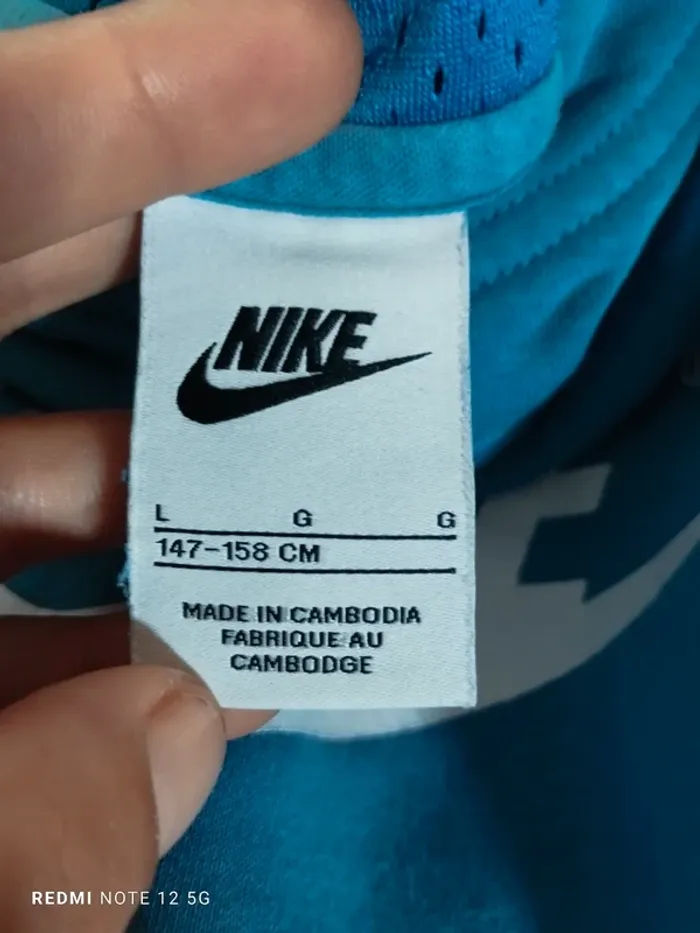 Sweat à capuche Nike taille 147/158 cm - photo numéro 5