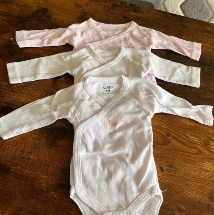 Vêtements fille taille 1 mois - photo numéro 3