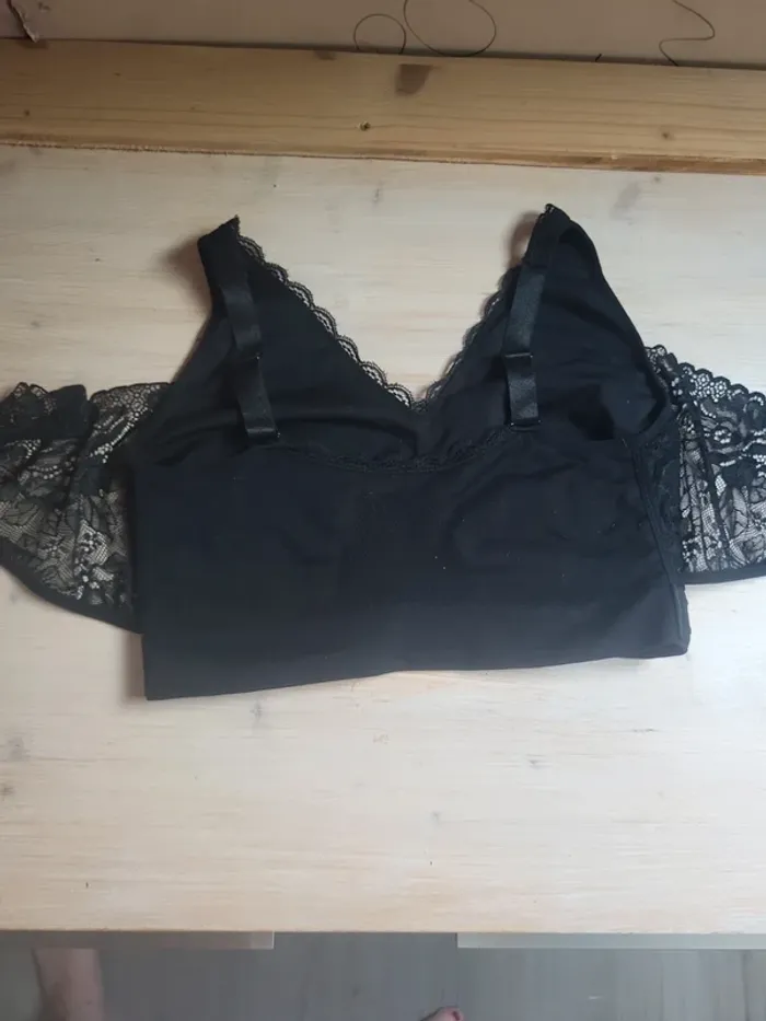 Brassière poitrine genereuse - photo numéro 4