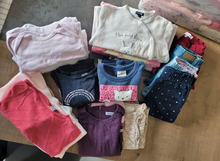 Lot de 29 vêtements fille 6 mois