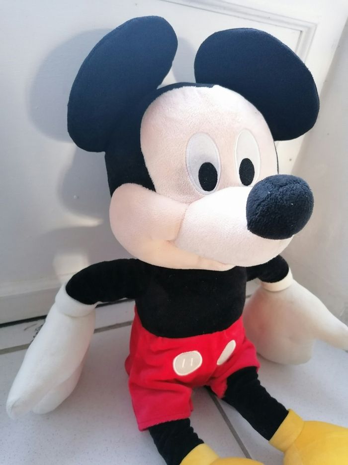 Grosse peluche Mickey - photo numéro 2