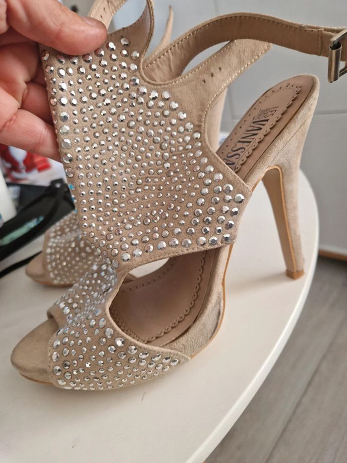 Sandales à talons et strass