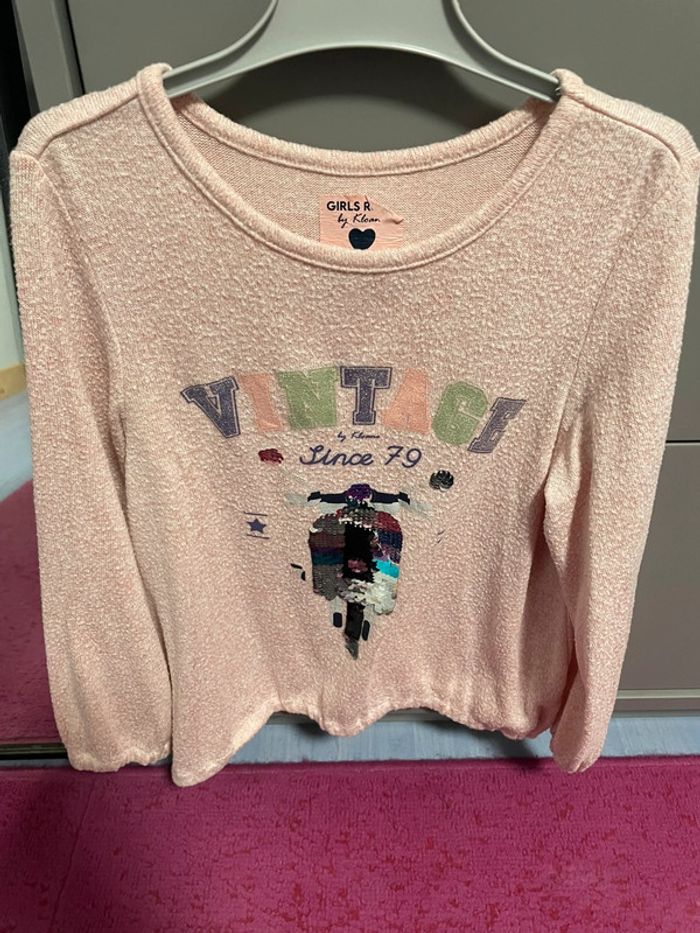 Pull rose, paillettes