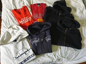 Lot sweats et T.Shirt taille S ado garçon