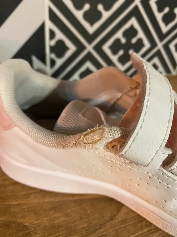 Baskets adidas taille 30. - photo numéro 5