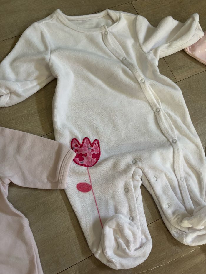 Lots 5 pyjamas 1 mois - photo numéro 4