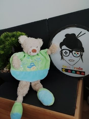 doudou ours tex baby plat bleu vert beige tracteur fleur oiseau jambe Marron