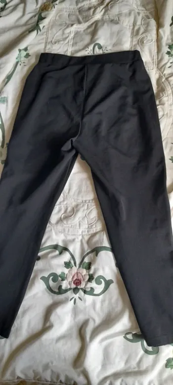 Pantalon taille haute à bouton