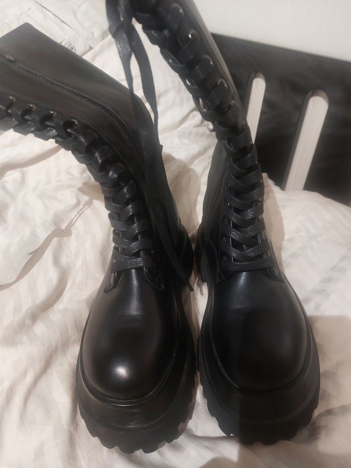 Botte haute lasset et fermeture eclaie