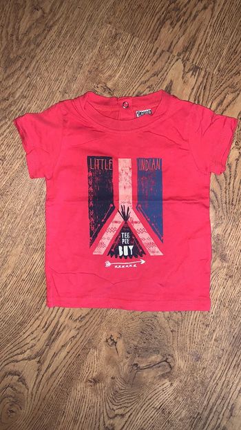 Tee shirt tape à l’œil rouge noir 18 mois