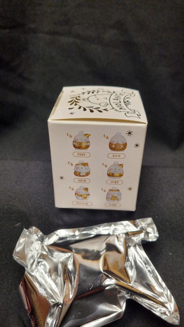 Blind Box Molang Edition Gold Spéciale - Corée du Sud - photo numéro 4