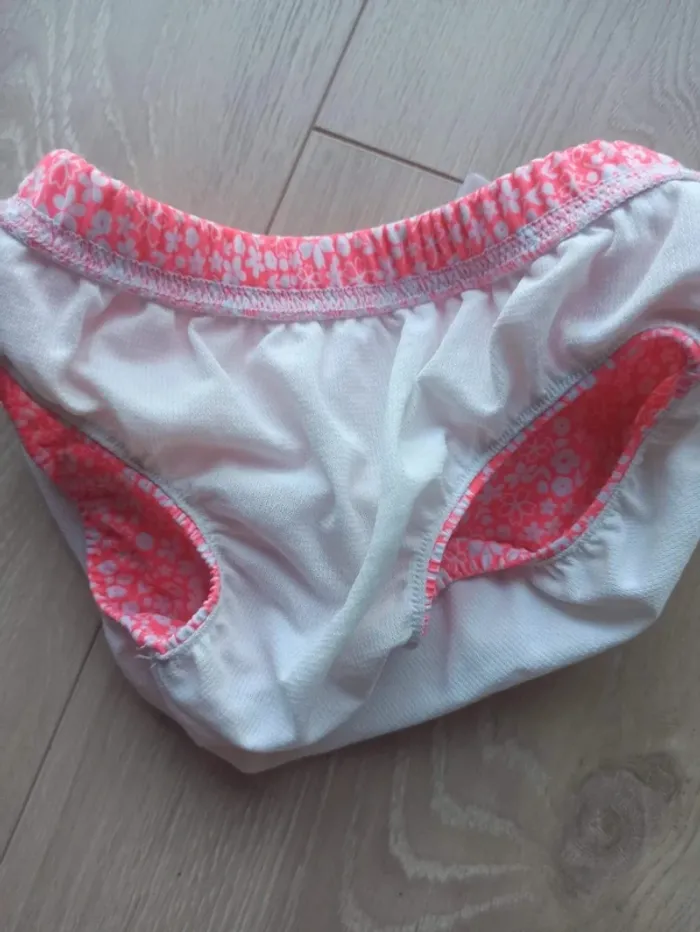 Couche culotte, bas de maillot de bain - photo numéro 4