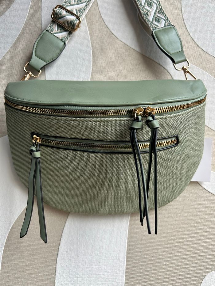 Sac banane  vert bi-matière