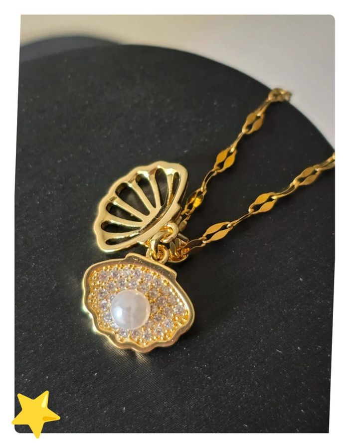 Collier avec pendentif saint Jacques et perle dorée (mobile) - photo numéro 3