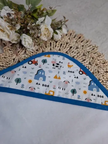 Cape de bain motif tracteur