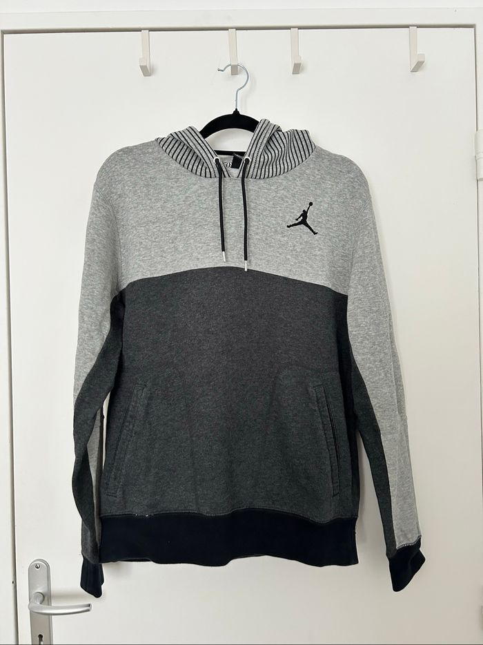 Sweat à capuche mollet brodé gris Jordan M