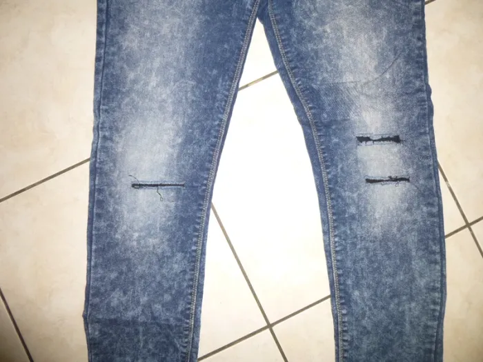 pantalon bleu délavé a trou mim taille 40 taille grand très élasthanne - photo numéro 2