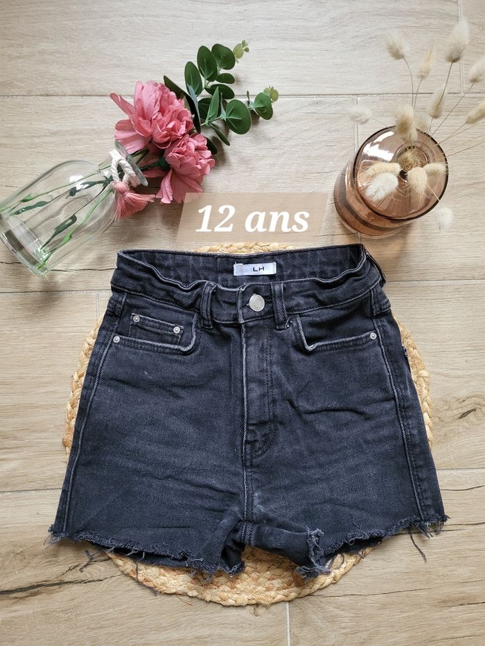 🍒Short en jean  noir 150 cms