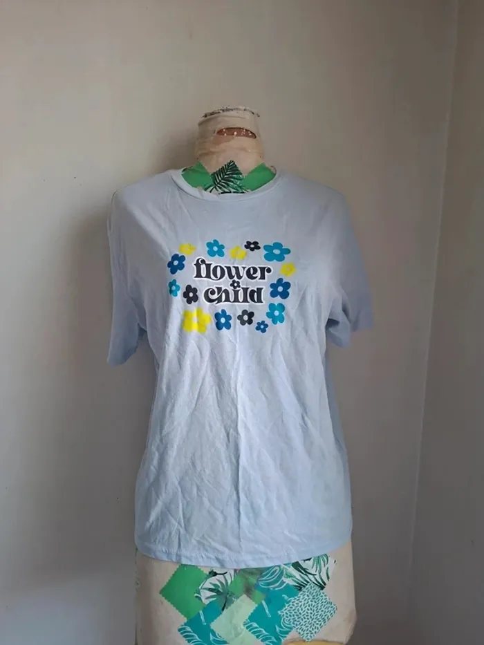 Tee-shirt bleu " Flower Child ", Jennifer, neuf, taille L