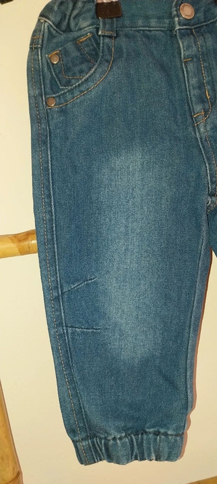 Jean baggy bleu très bon état 18 mois - photo numéro 2