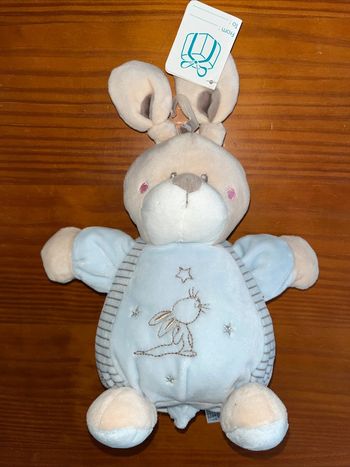 Peluche doudou, lapin bleu, beige, velours musical
