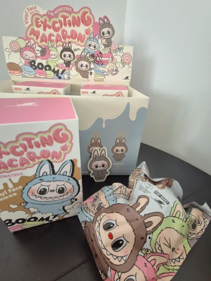 Pop mart labubu macaron Sesame bean - photo numéro 2