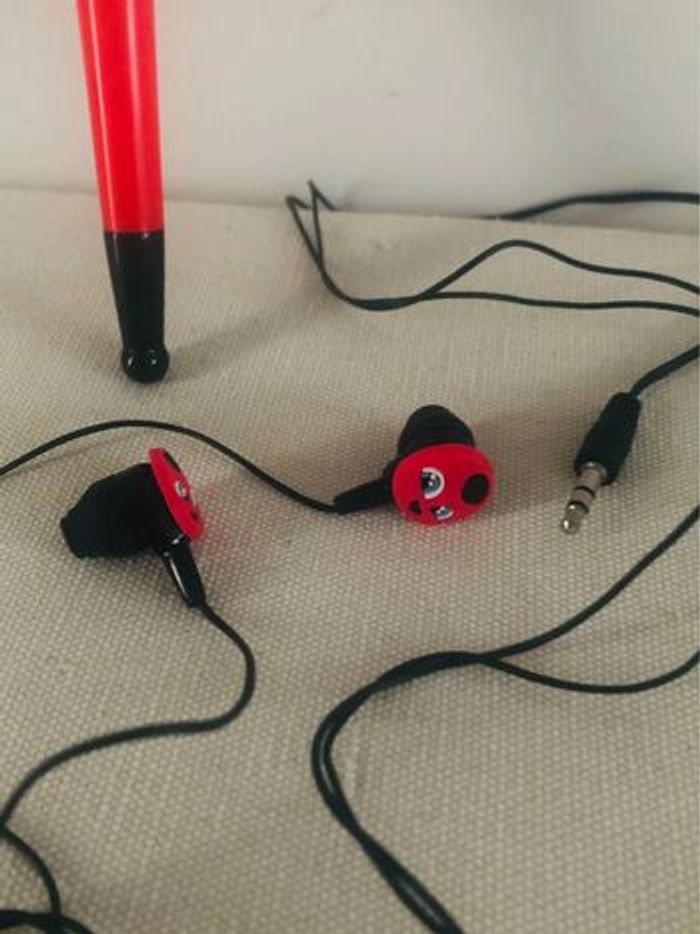 Stylo yoyo miraculous + écouteurs tiki - photo numéro 4