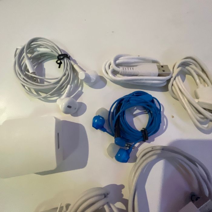Chargeurs Câbles écouteurs - photo numéro 3