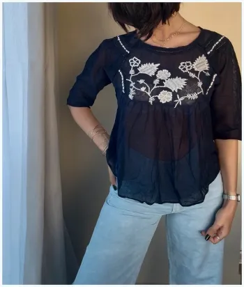 Top one step fleuri bleu et blanc taille 36 bon état