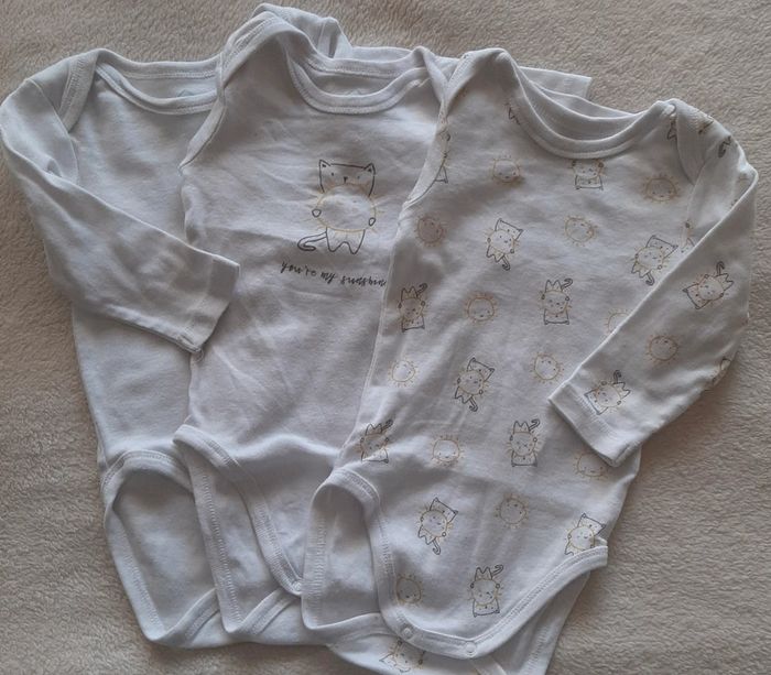 Lot de 3 bodies 9M - photo numéro 2