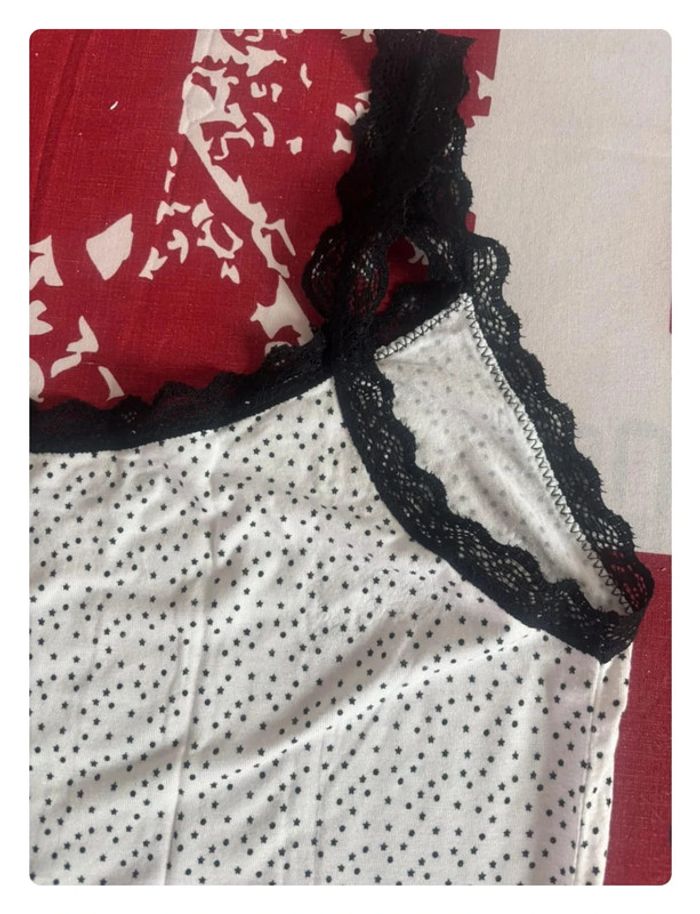 Débardeur à pois/ étoiles bretelles motifs broderies blanc et noir - photo numéro 2