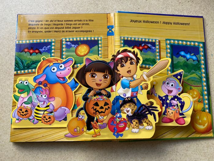 Livre 3D Dora fête Halloween - photo numéro 3