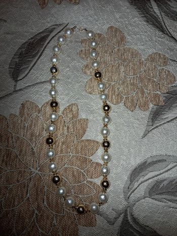 Très joli collier neuf