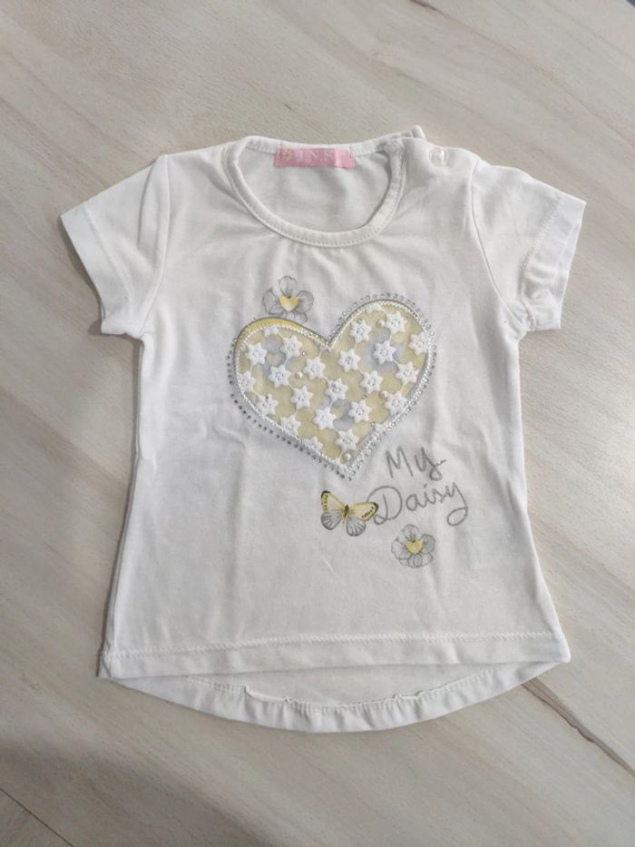 Joli t shirt m'y Daisy coeur et papillon 18 mois
