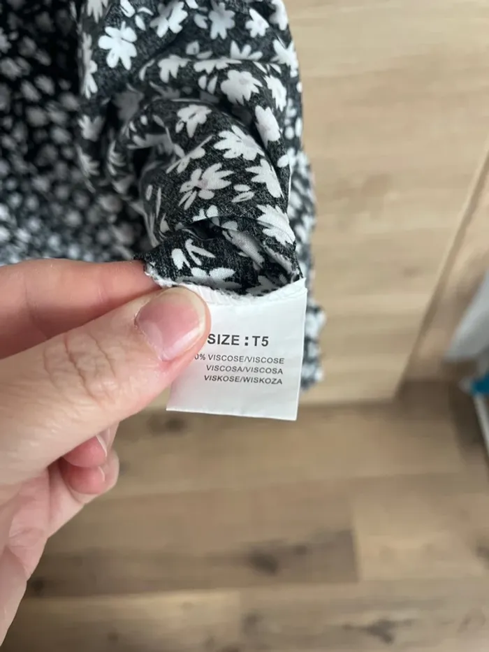 Robe longue noir fleur blanche - photo numéro 6