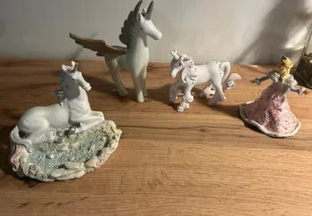 Lot de figurines licornes