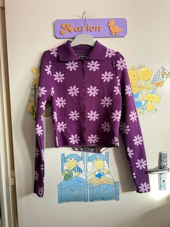 Top court violet à fleurs, taille Xs, marque Stradivarius