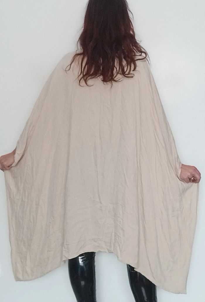 Haut cape asymétrique beige originale taille 38 - photo numéro 5