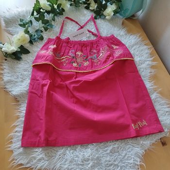 Blouse brodée sans manches