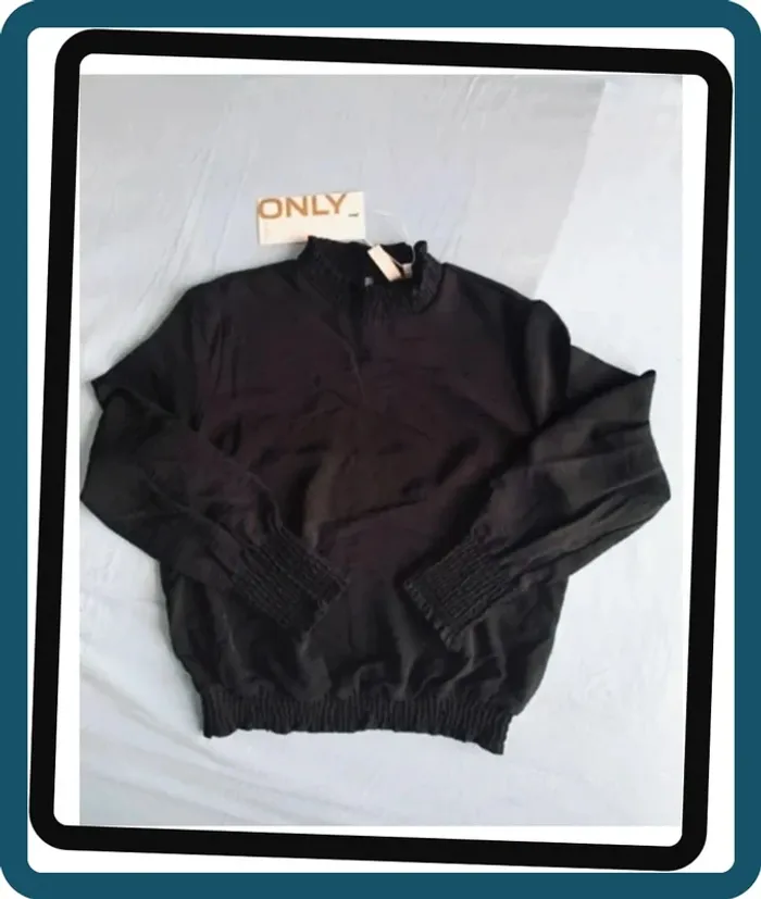 Très jolie blouse noire col cheminée Only T/36 - photo numéro 4