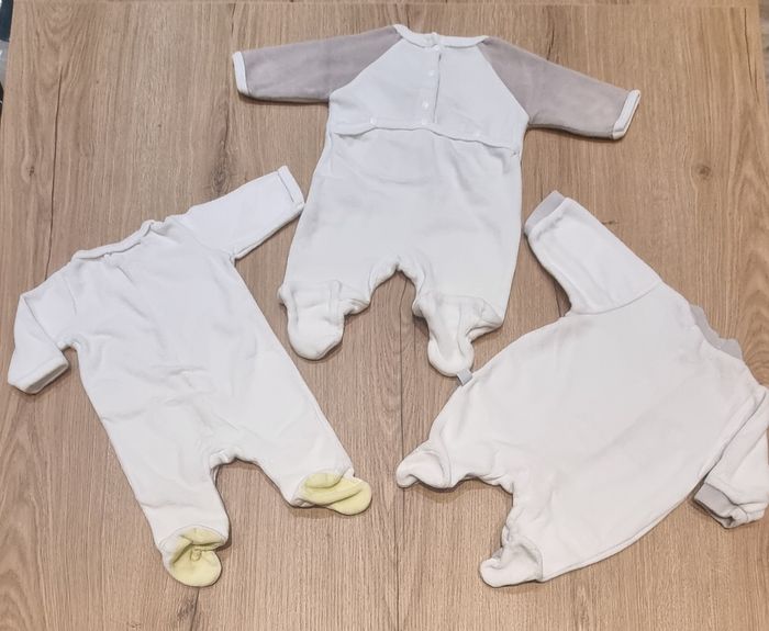 3 pyjamas naissances - photo numéro 2