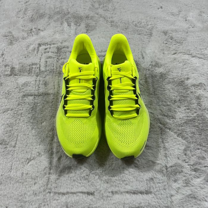 Nike Air Zoom Pegasus 41 « Volt Black-Barely » pointure 38.5 - photo numéro 3