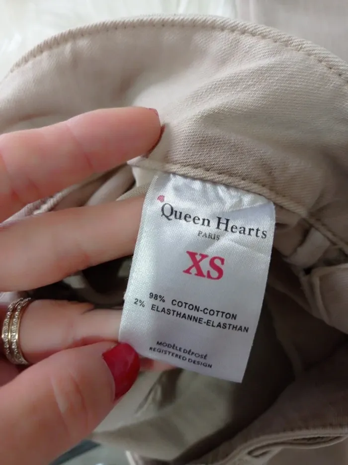 Magnifique pantalon jean's beige avec ceinture intégrée T.XS Queen Hearts - photo numéro 6