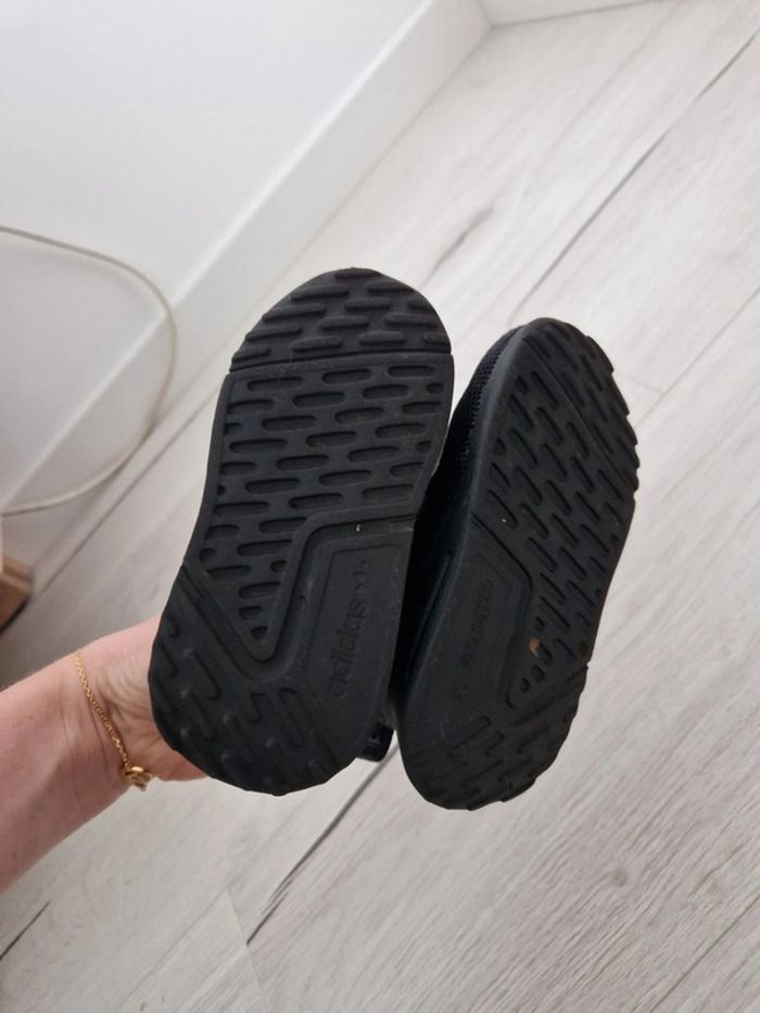 Basket Adidas taille 21 - photo numéro 3