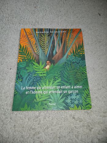 La femme qui attendait un enfant a aimer ...